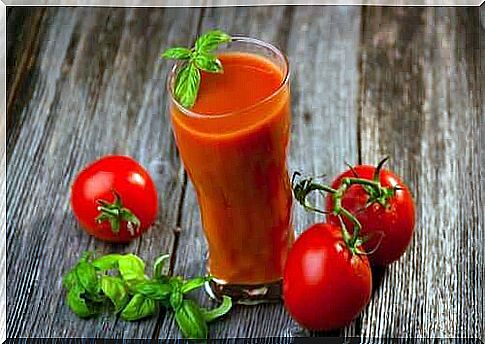 Tomato juice is an example of natural remedies for heat exhaustion