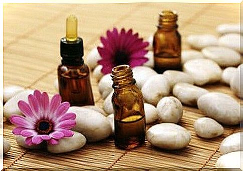 Aromatherapy can help loosen tense muscles.