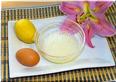 Lemon and eggs are used to fight blackheads