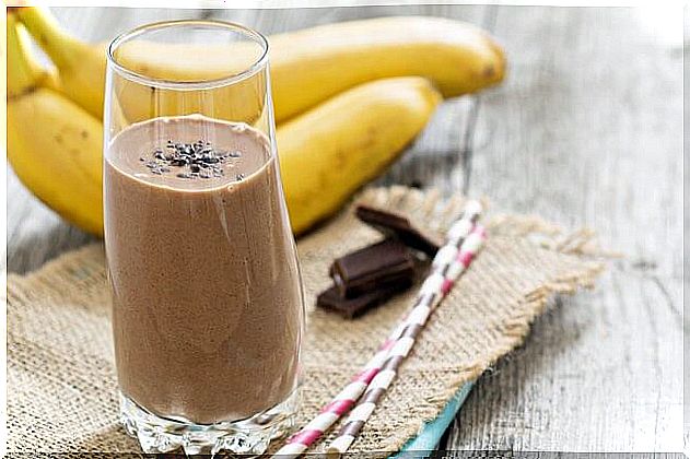 Chocolate banana smoothie - smoothies for breakfast