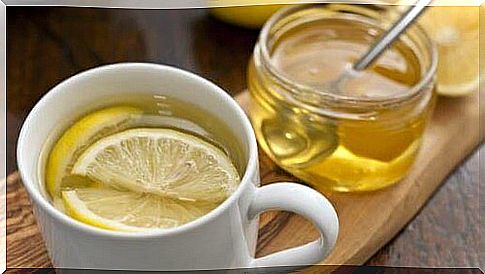 Lemon increases the antibiotic effects of honey