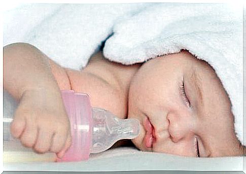 Are pacifiers and feeding bottles harmful to your baby?