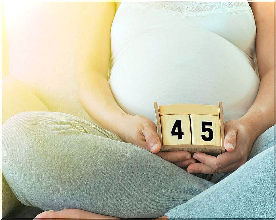 Can you get pregnant naturally at the age of 45?