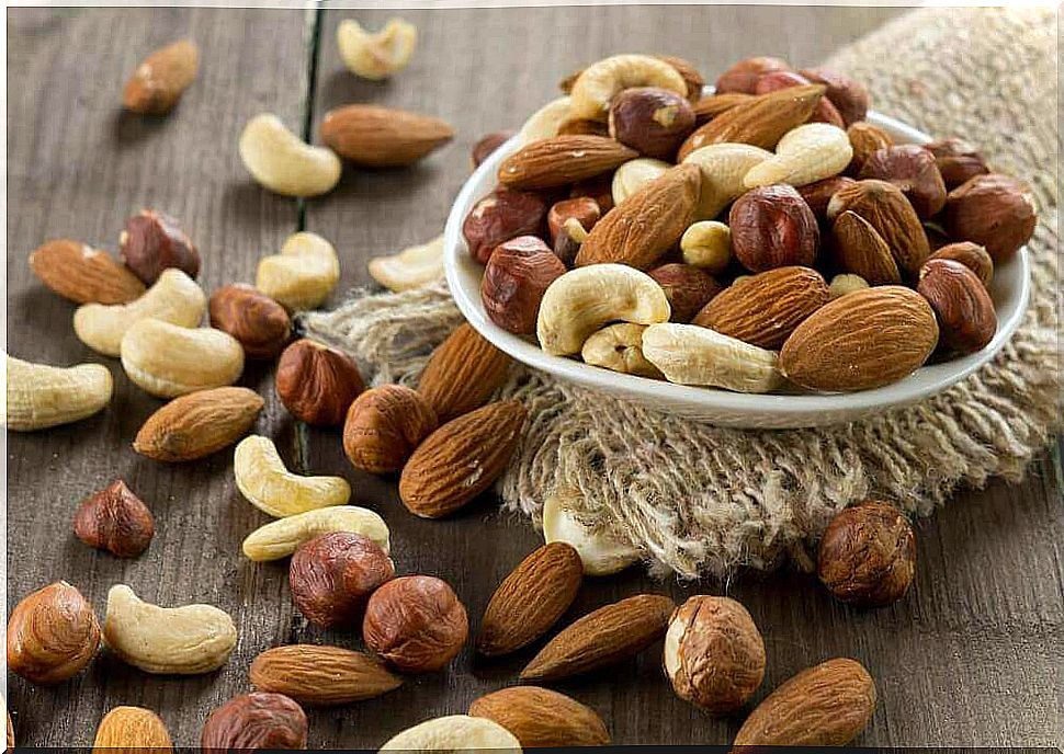 Nuts contain many amino acids and essential minerals