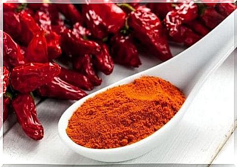 How to make an ointment with cayenne pepper for varicose veins