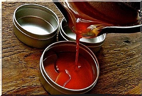 Ointment with cayenne pepper for varicose veins