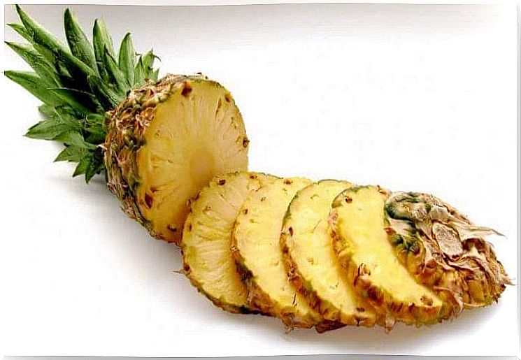 Pineapple cut into slices