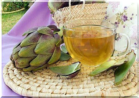 Artichoke tea against high cholesterol