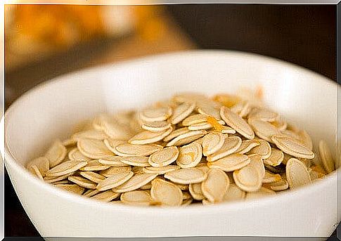 A trained body needs healthy fats, e.g.  from pumpkin seeds.