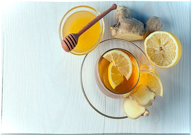 Lemon, honey and ginger tea for cough