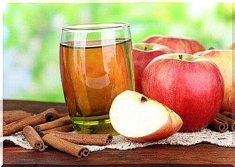 Apple juice and cinnamon