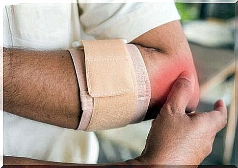 Bandages are part of the treatment of tendonitis