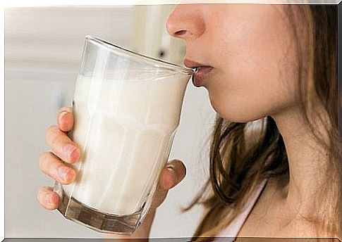 Oat milk contains omega 3 and 6, which help fight bad cholesterol