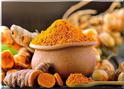 Thanks to its antimicrobial strength, turmeric treatments for the skin seem to be effective in treating acne